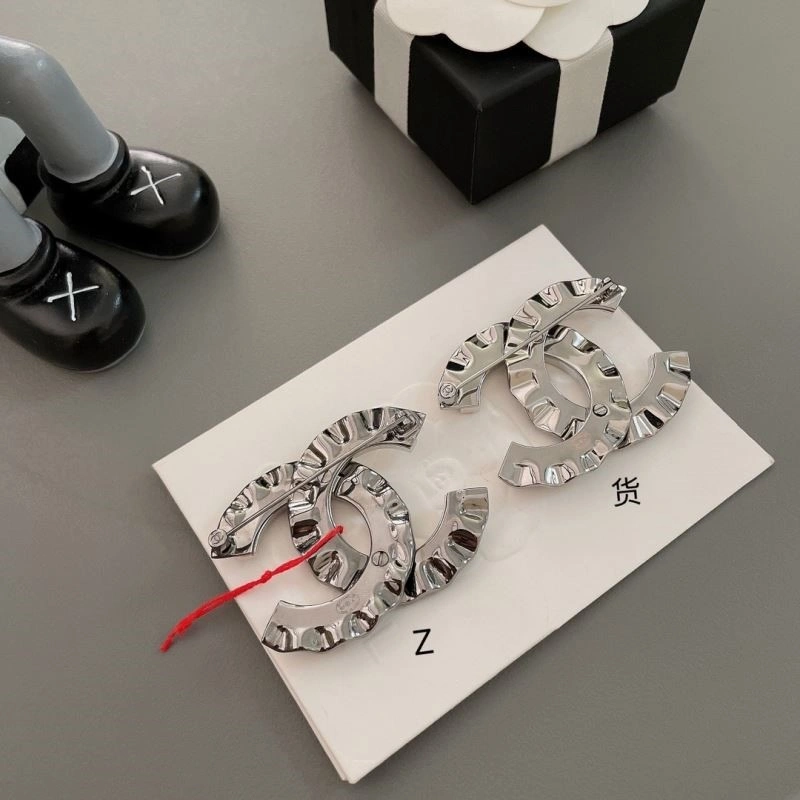 Chanel Brooches ModernLook 223145