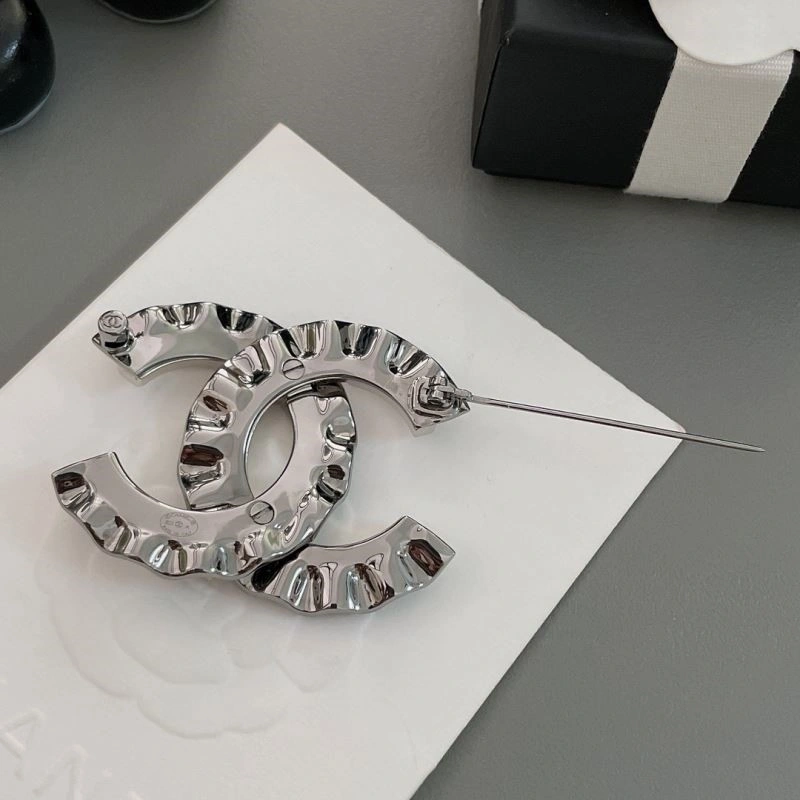 Chanel Brooches ModernLook 223145