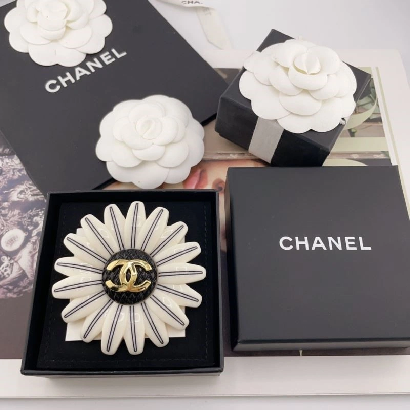 Chanel Brooches EasyMatch 223154