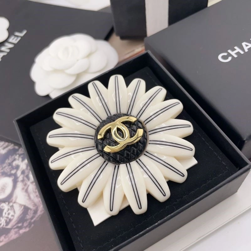 Chanel Brooches EasyMatch 223154