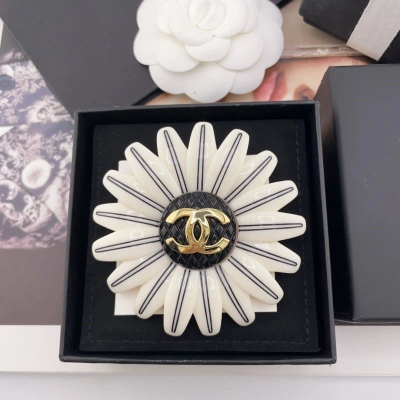 Chanel Brooches EasyMatch 223154