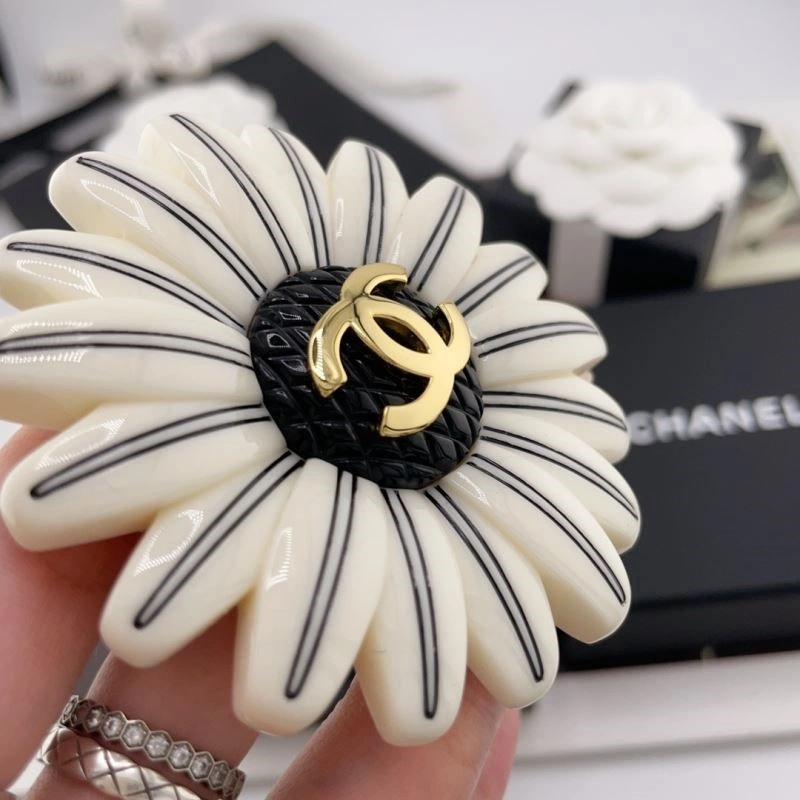 Chanel Brooches EasyMatch 223154