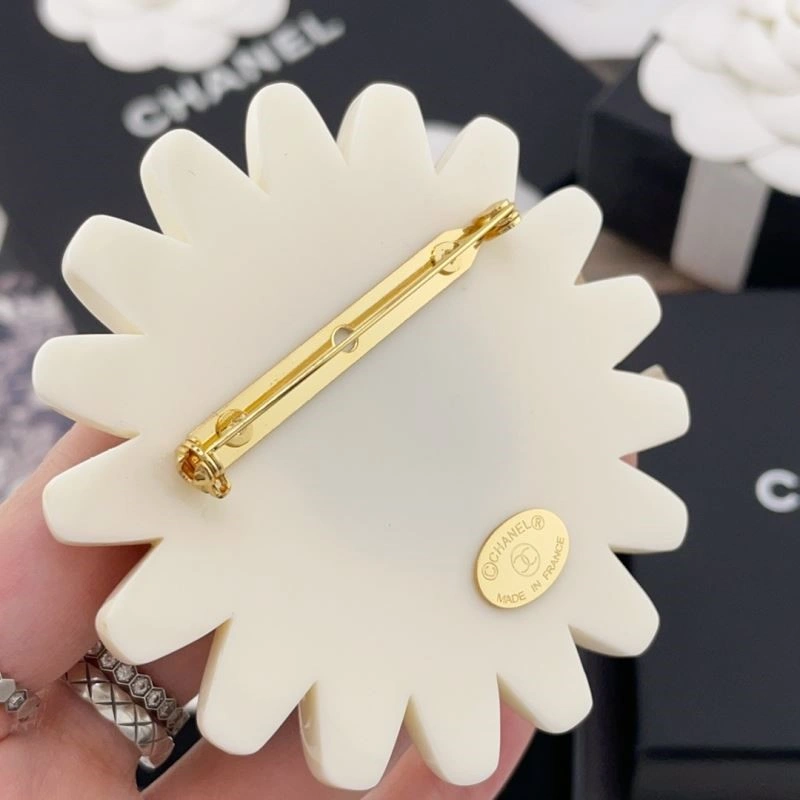 Chanel Brooches EasyMatch 223154