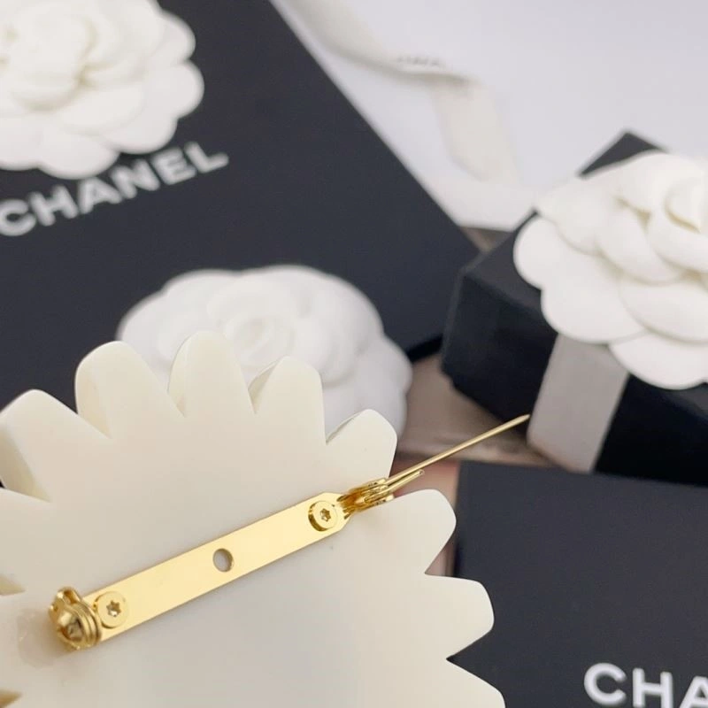Chanel Brooches EasyMatch 223154