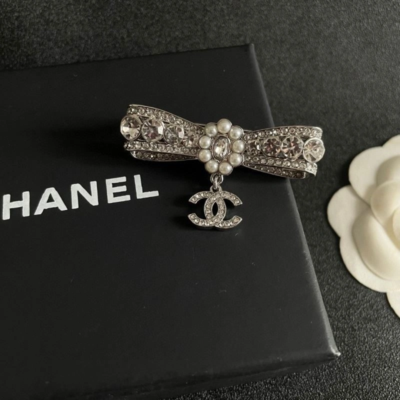 Chanel Brooches FreshLook 223130