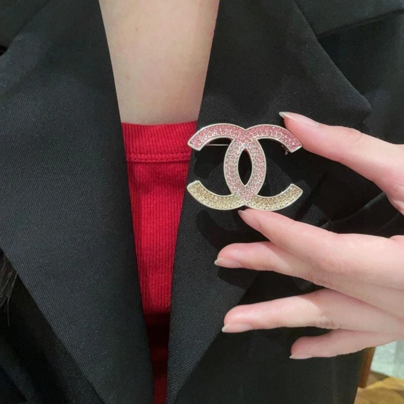 Unisex Chanel Brooches 223128