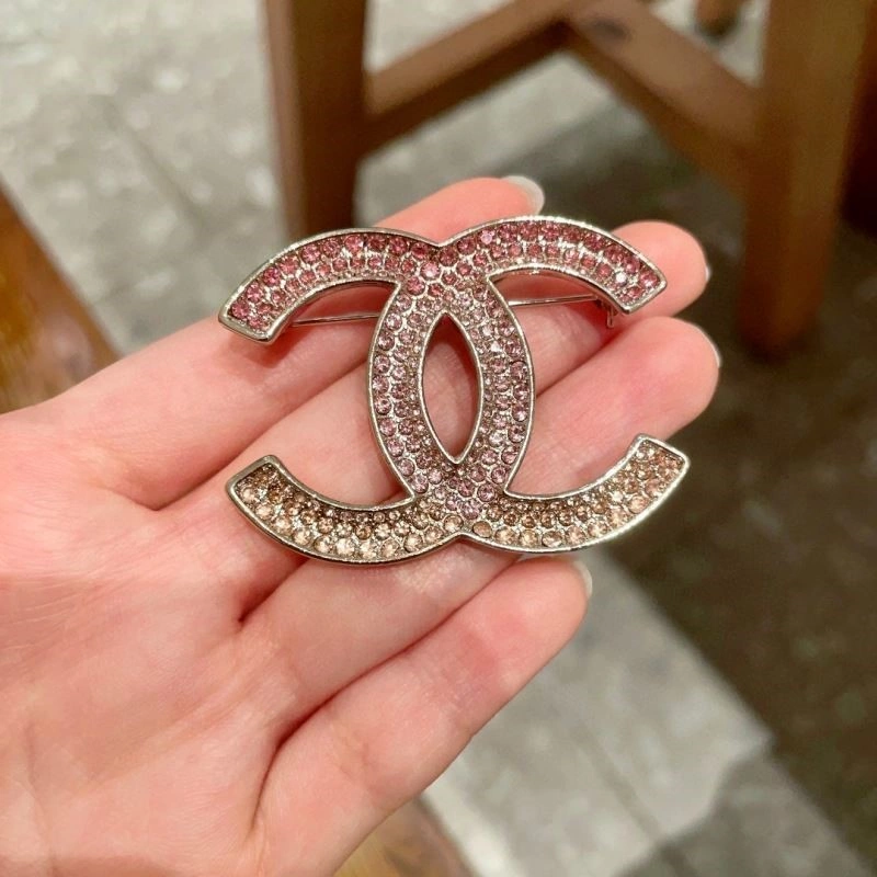 Unisex Chanel Brooches 223128