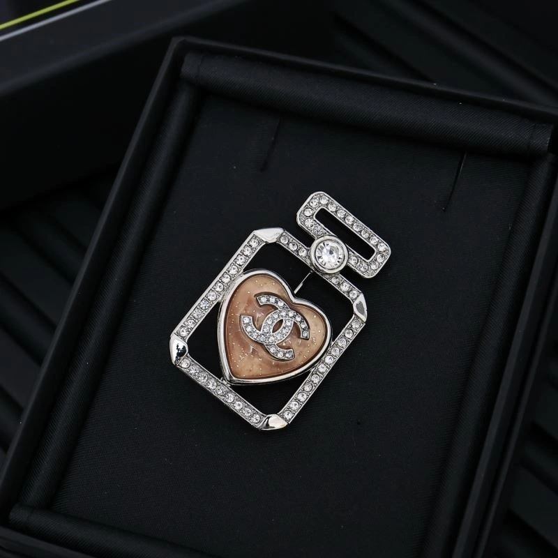 Tailored Chanel Brooches 223140