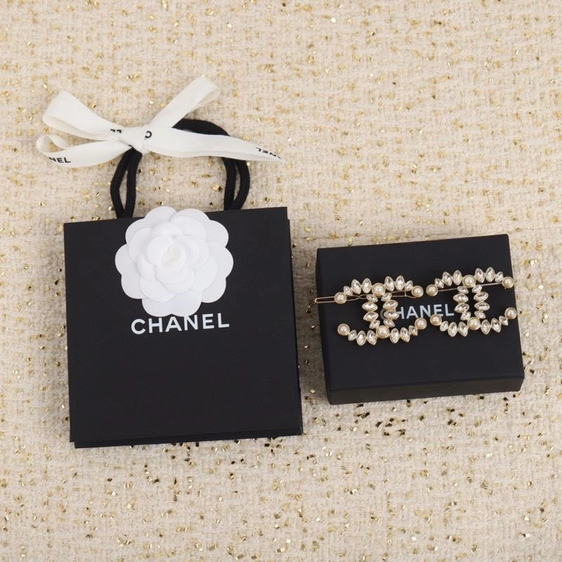 Minimalist Chanel Brooches 223127