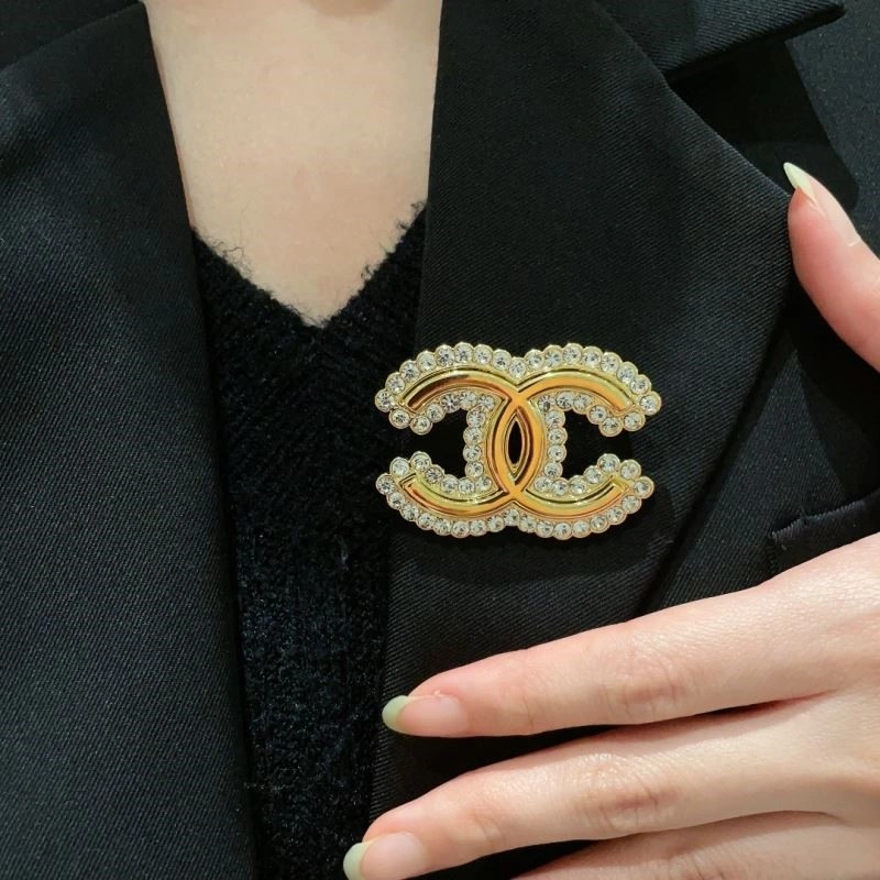 Chanel Brooches RelaxedFit 223120