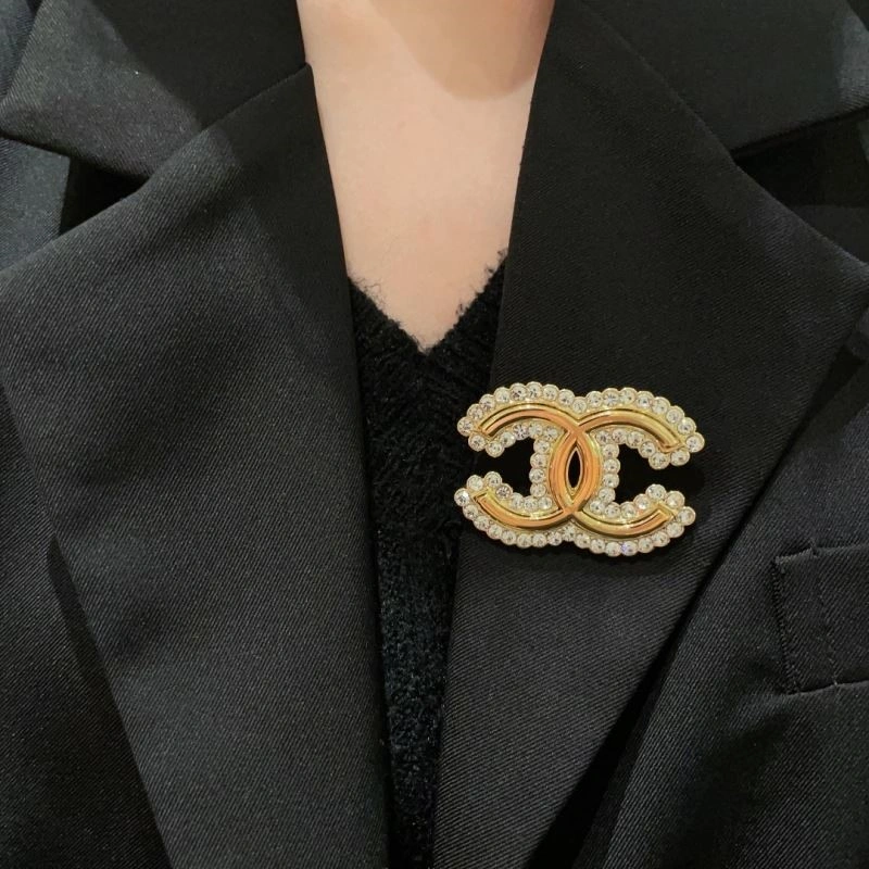 Chanel Brooches RelaxedFit 223120