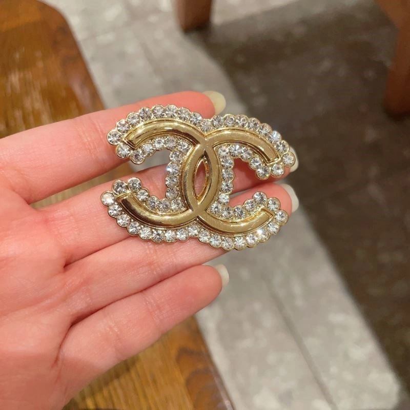 Chanel Brooches RelaxedFit 223120
