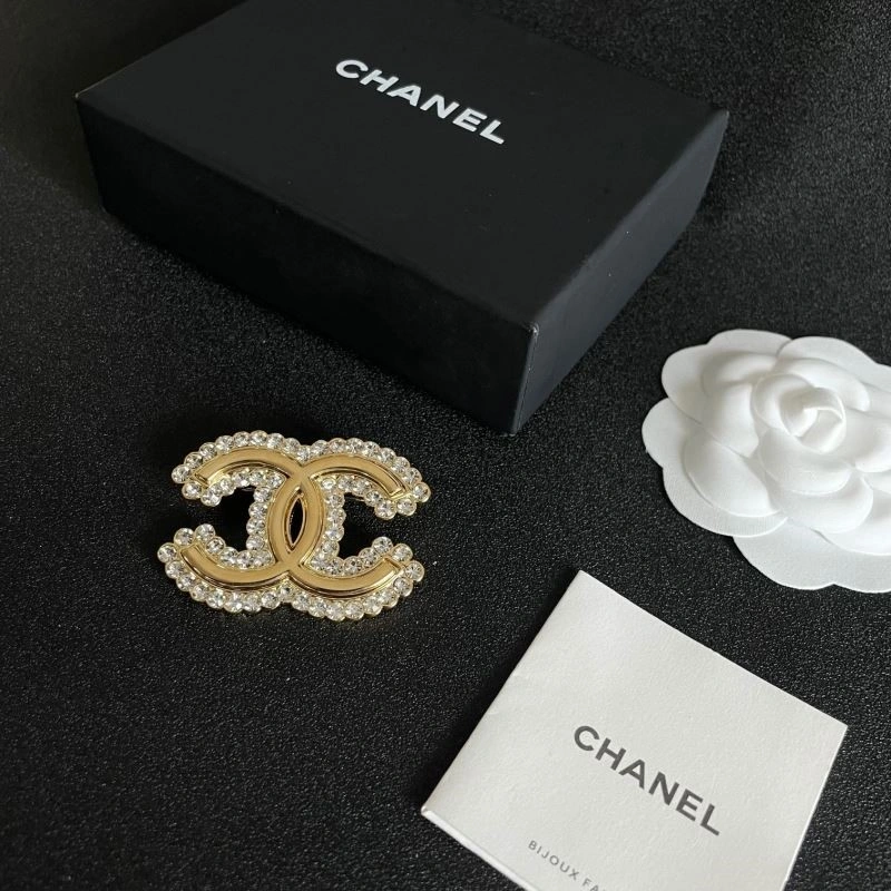 Chanel Brooches RelaxedFit 223120