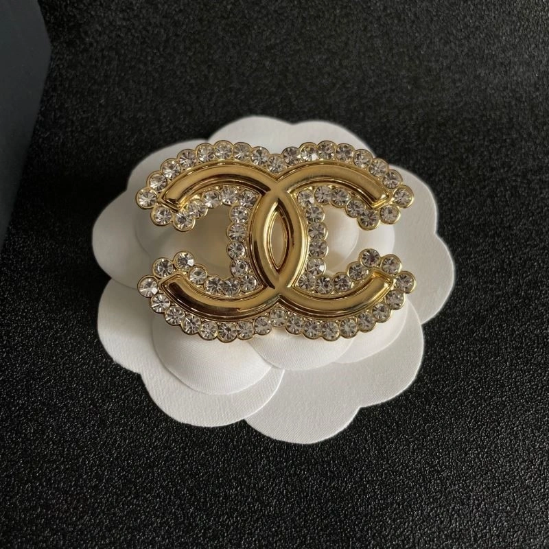 Chanel Brooches RelaxedFit 223120