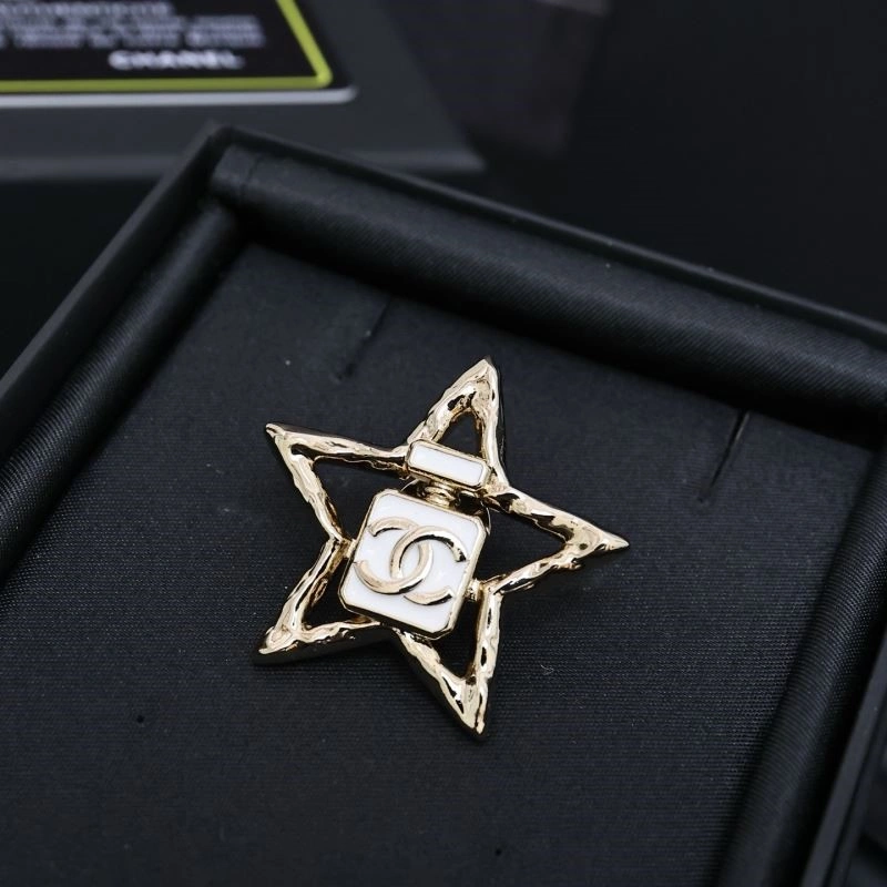 Chanel Brooches Resilient 223124