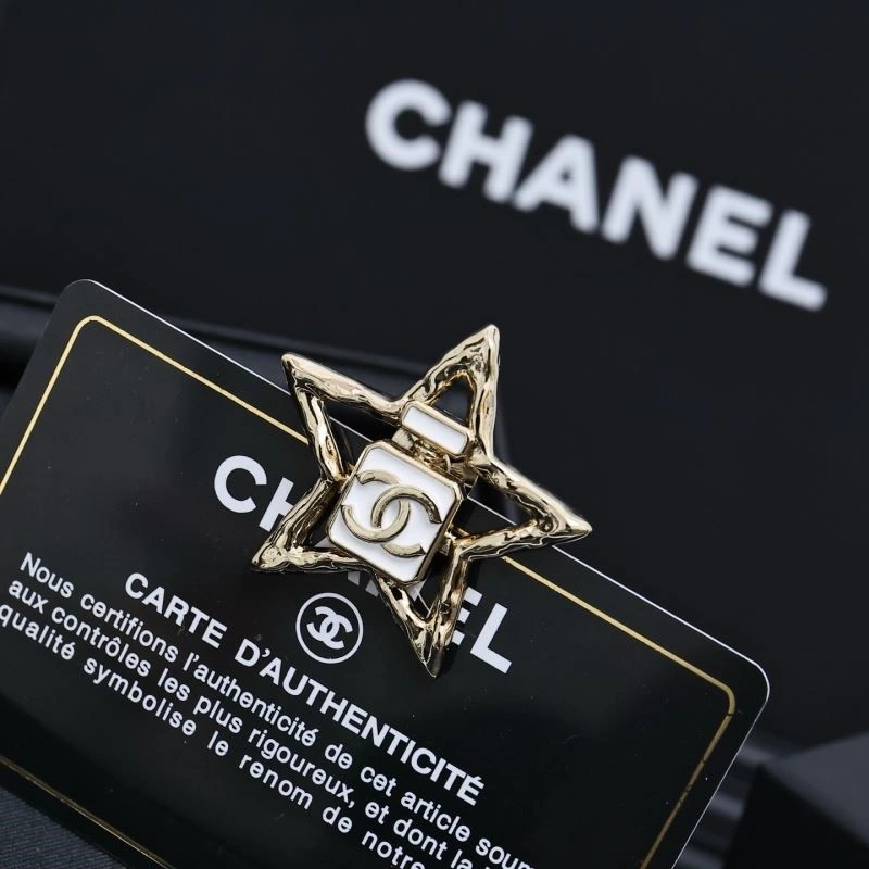 Chanel Brooches Resilient 223124