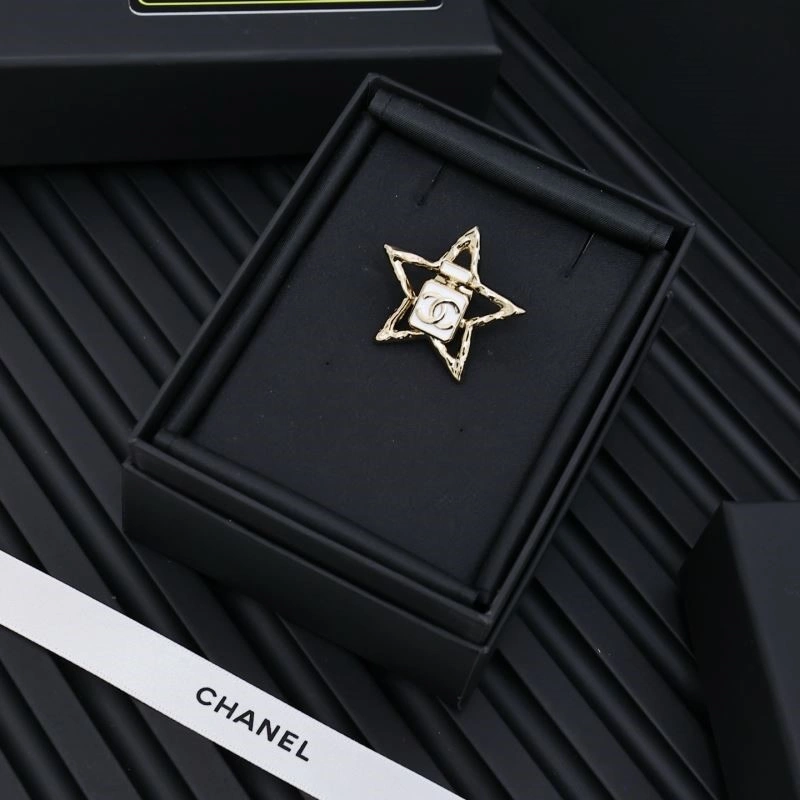 Chanel Brooches Resilient 223124