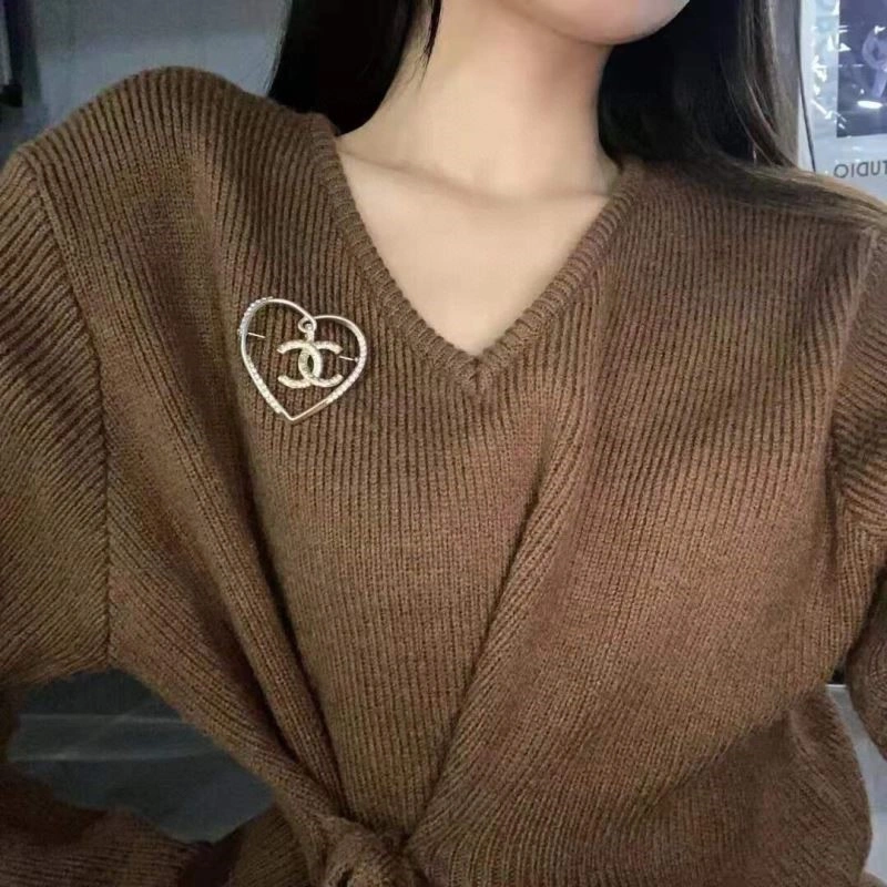 Timeless Chanel Brooches 223118