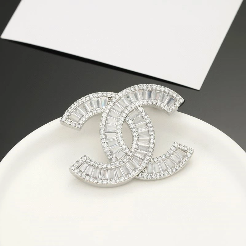 TechFriendly Chanel Brooches 223103