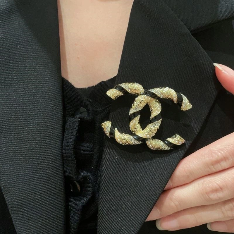 Reliable Chanel Brooches 223101