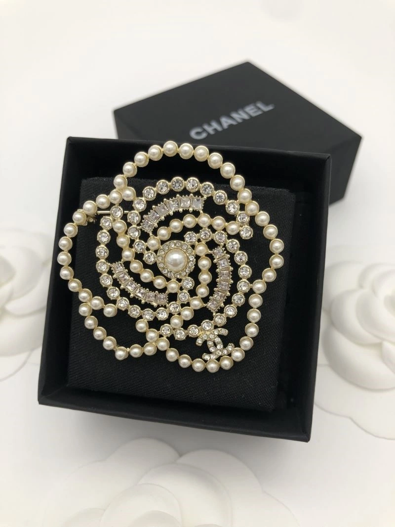 Packable Chanel Brooches 223112