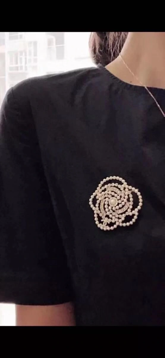 Packable Chanel Brooches 223112