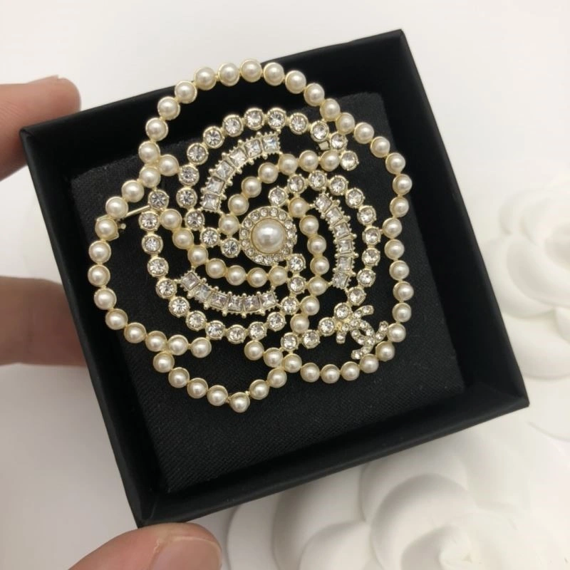 Packable Chanel Brooches 223112