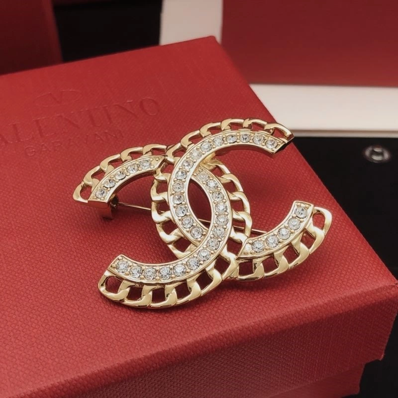 Contemporary Chanel Brooches 223085