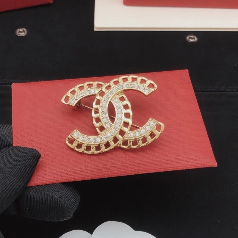 Contemporary Chanel Brooches 223085