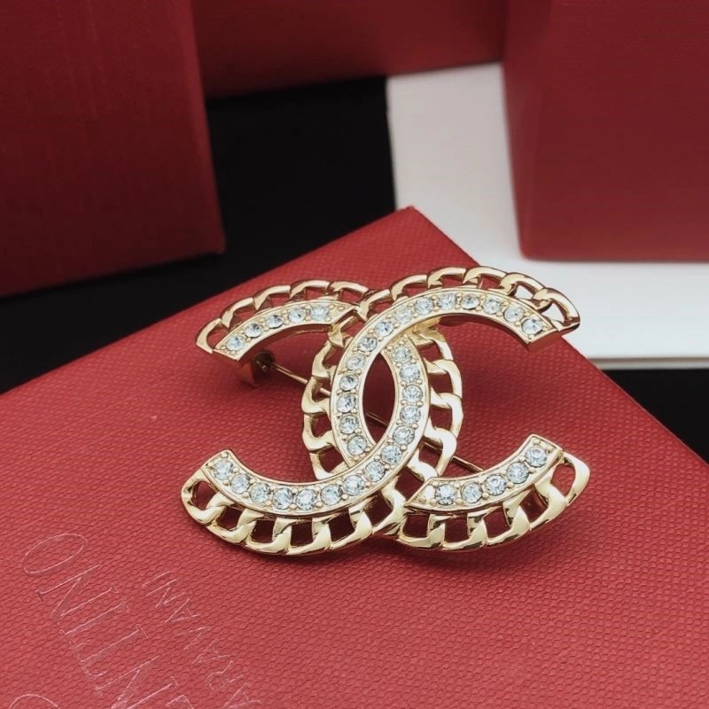 Contemporary Chanel Brooches 223085