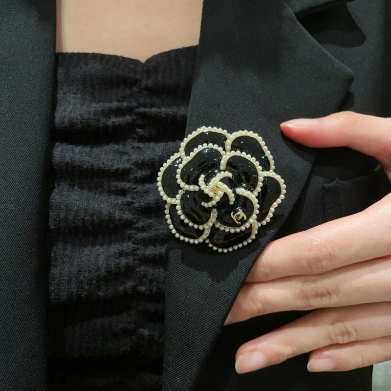 MultiPurpose Chanel Brooches 223091