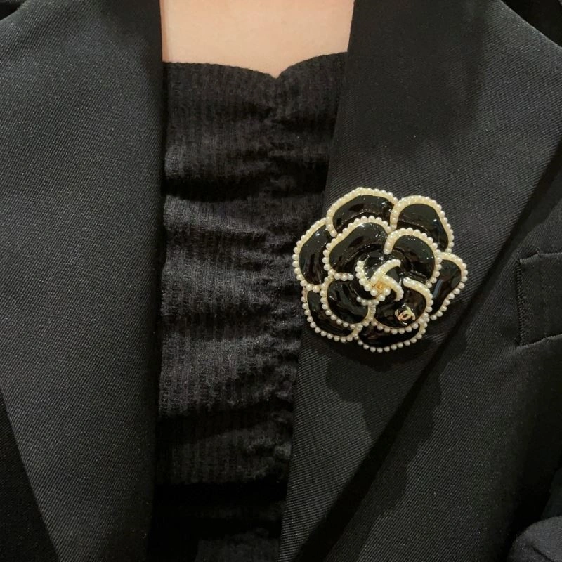 MultiPurpose Chanel Brooches 223091