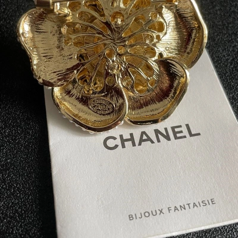 MultiPurpose Chanel Brooches 223091