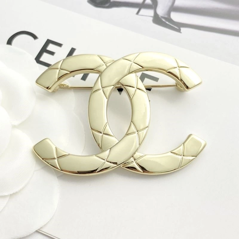 Neat Chanel Brooches 223141