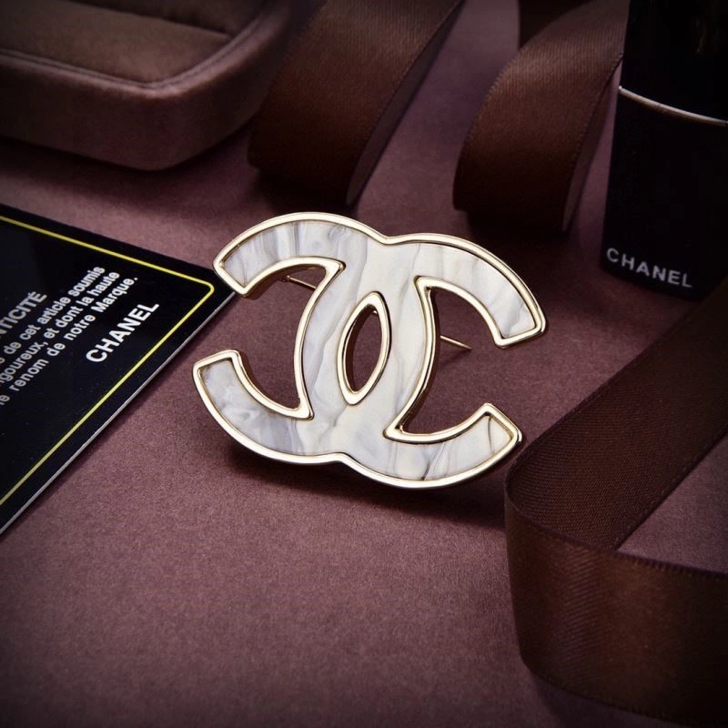 Chanel Brooches Cozy 223146