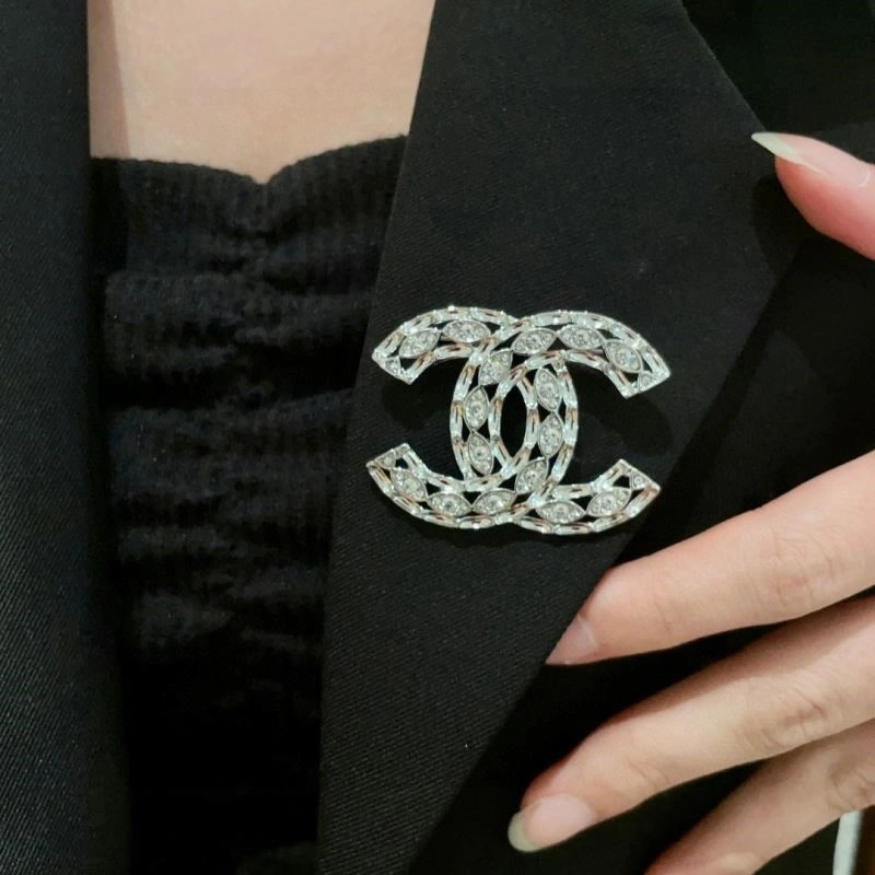 WaterResistant Chanel Brooches 221934