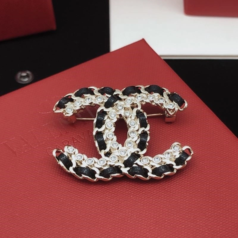 Resilient Chanel Brooches 221921