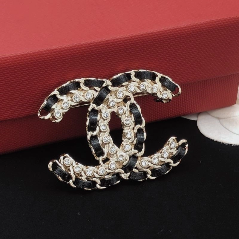 Resilient Chanel Brooches 221921