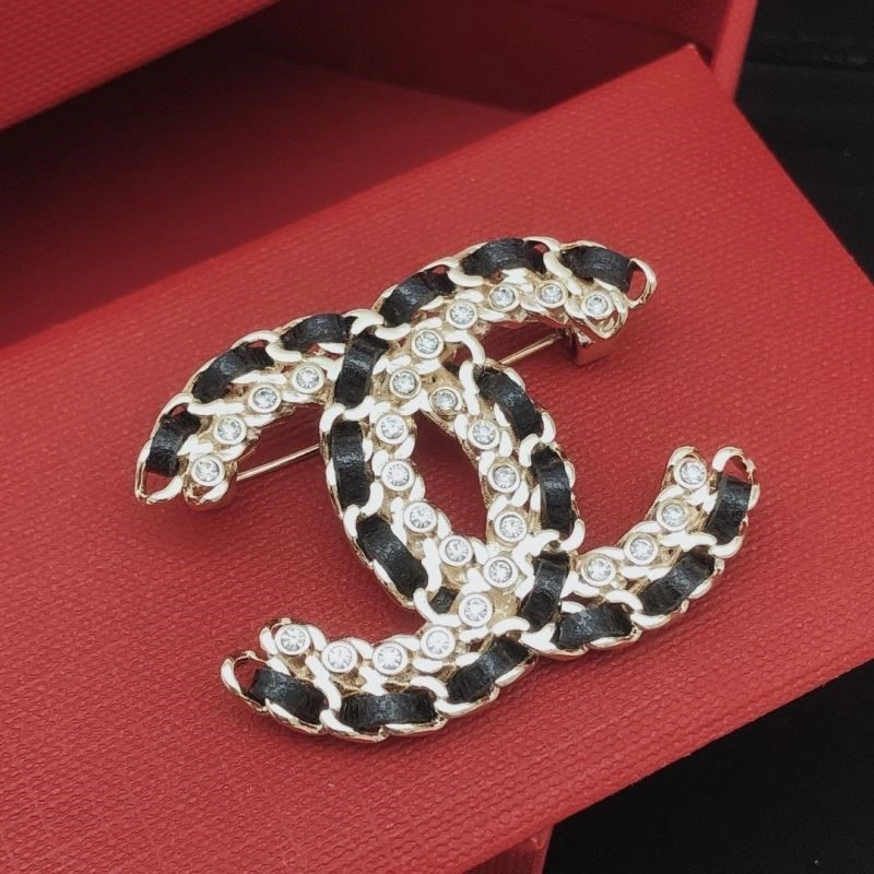 Resilient Chanel Brooches 221921