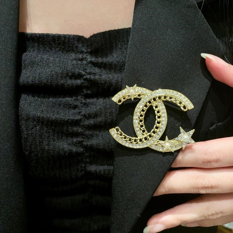 Reliable Chanel Brooches 221920