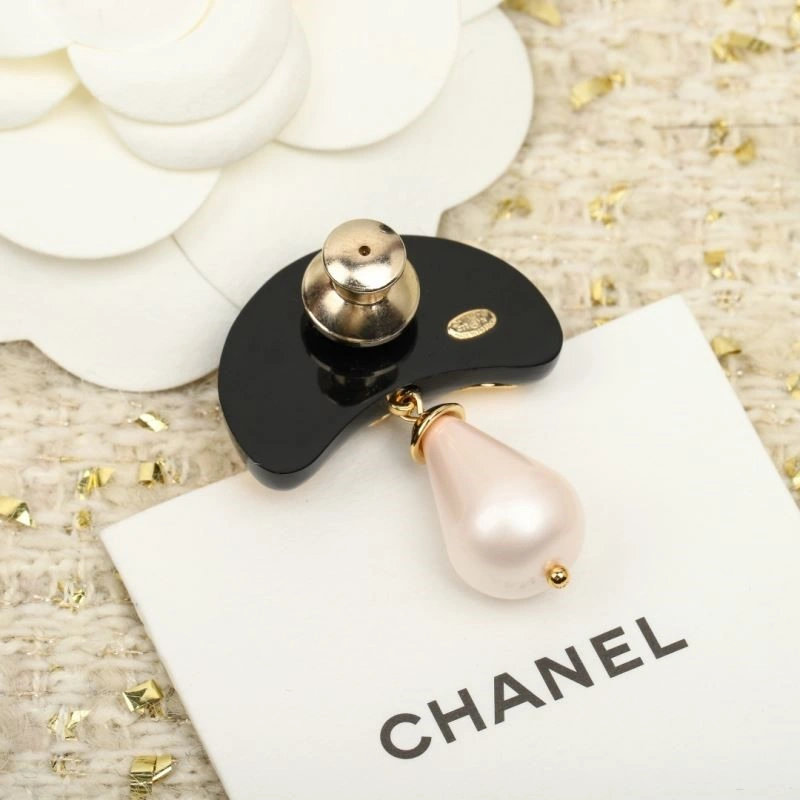 Chanel Brooches Functional 221919