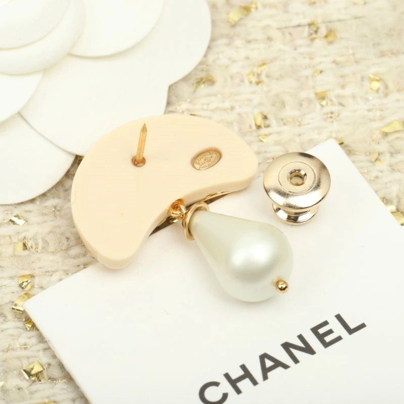 Chanel Brooches Functional 221919