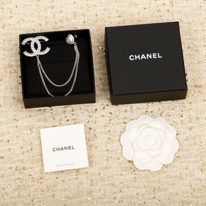 Timeless Chanel Brooches 221915