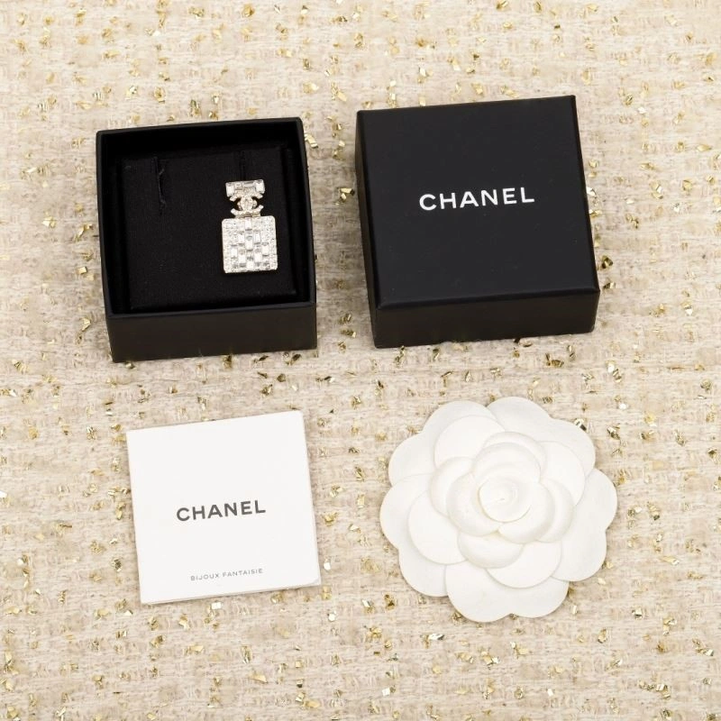 ZeroBulk Chanel Brooches 221913