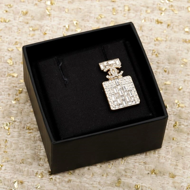 ZeroBulk Chanel Brooches 221913