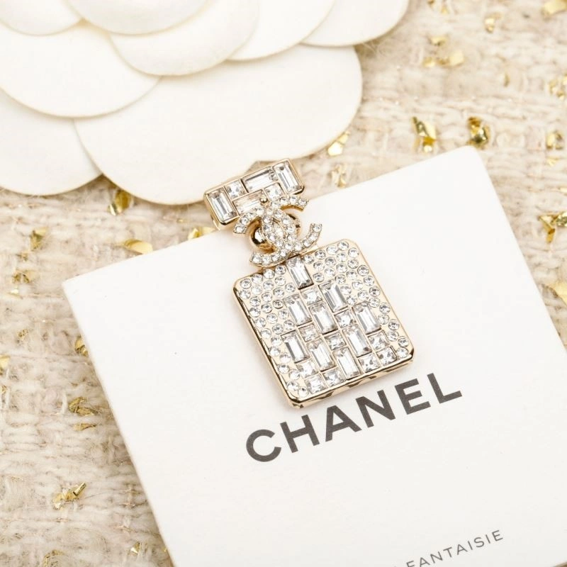 ZeroBulk Chanel Brooches 221913
