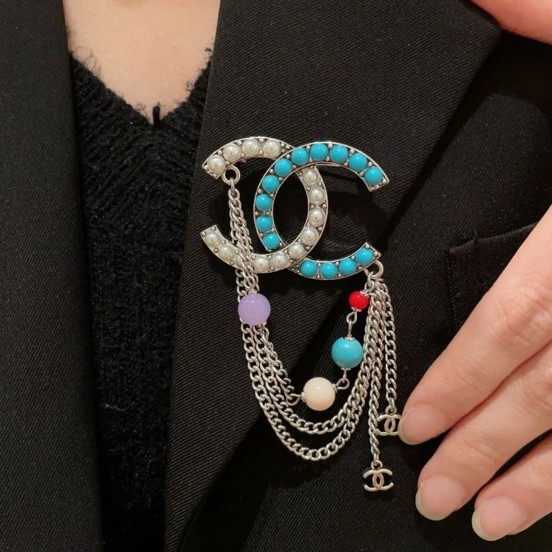TechFriendly Chanel Brooches 221916