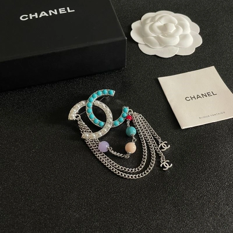 TechFriendly Chanel Brooches 221916