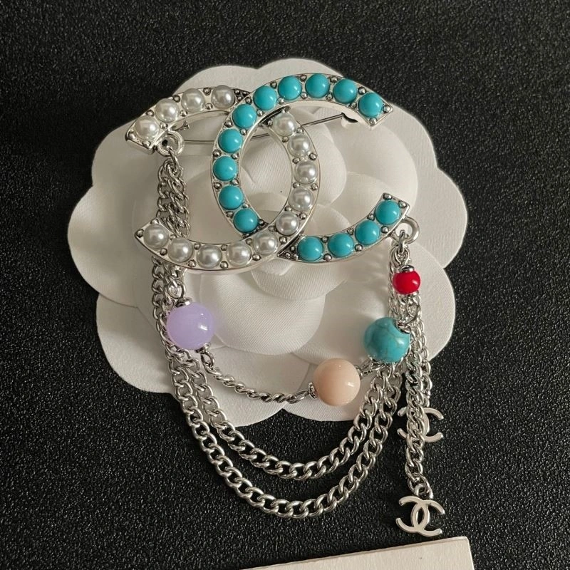 TechFriendly Chanel Brooches 221916
