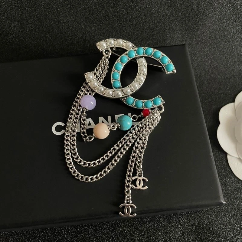 TechFriendly Chanel Brooches 221916